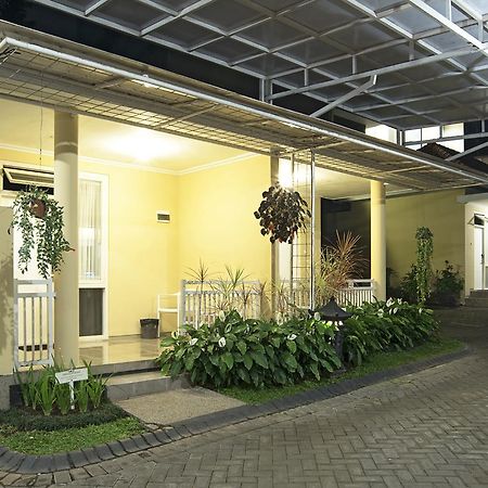 Riverstone Hotel&Cottage Batu  Esterno foto