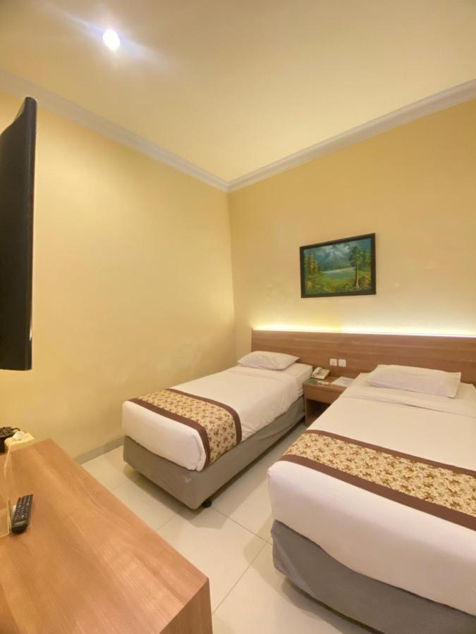 Riverstone Hotel&Cottage Batu  Esterno foto