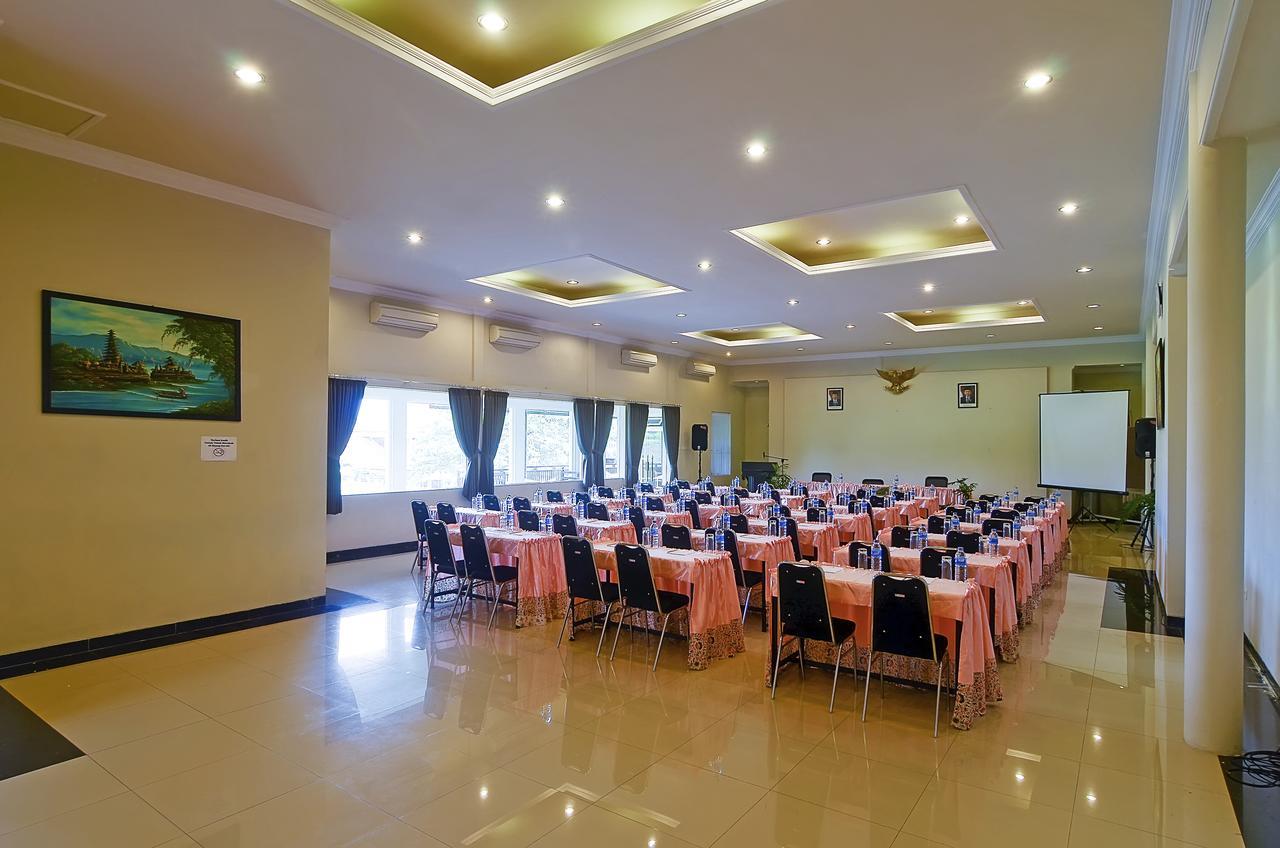 Riverstone Hotel&Cottage Batu  Esterno foto