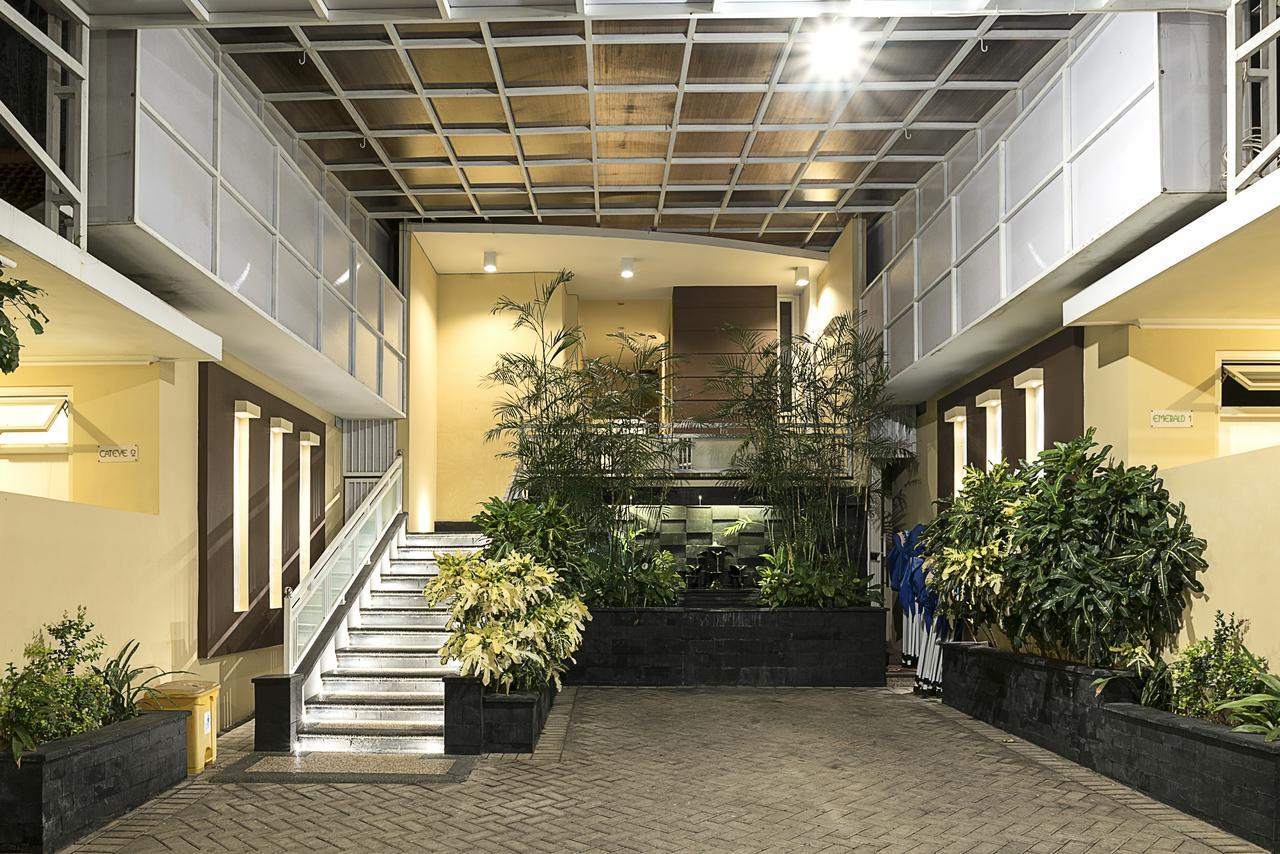 Riverstone Hotel&Cottage Batu  Esterno foto