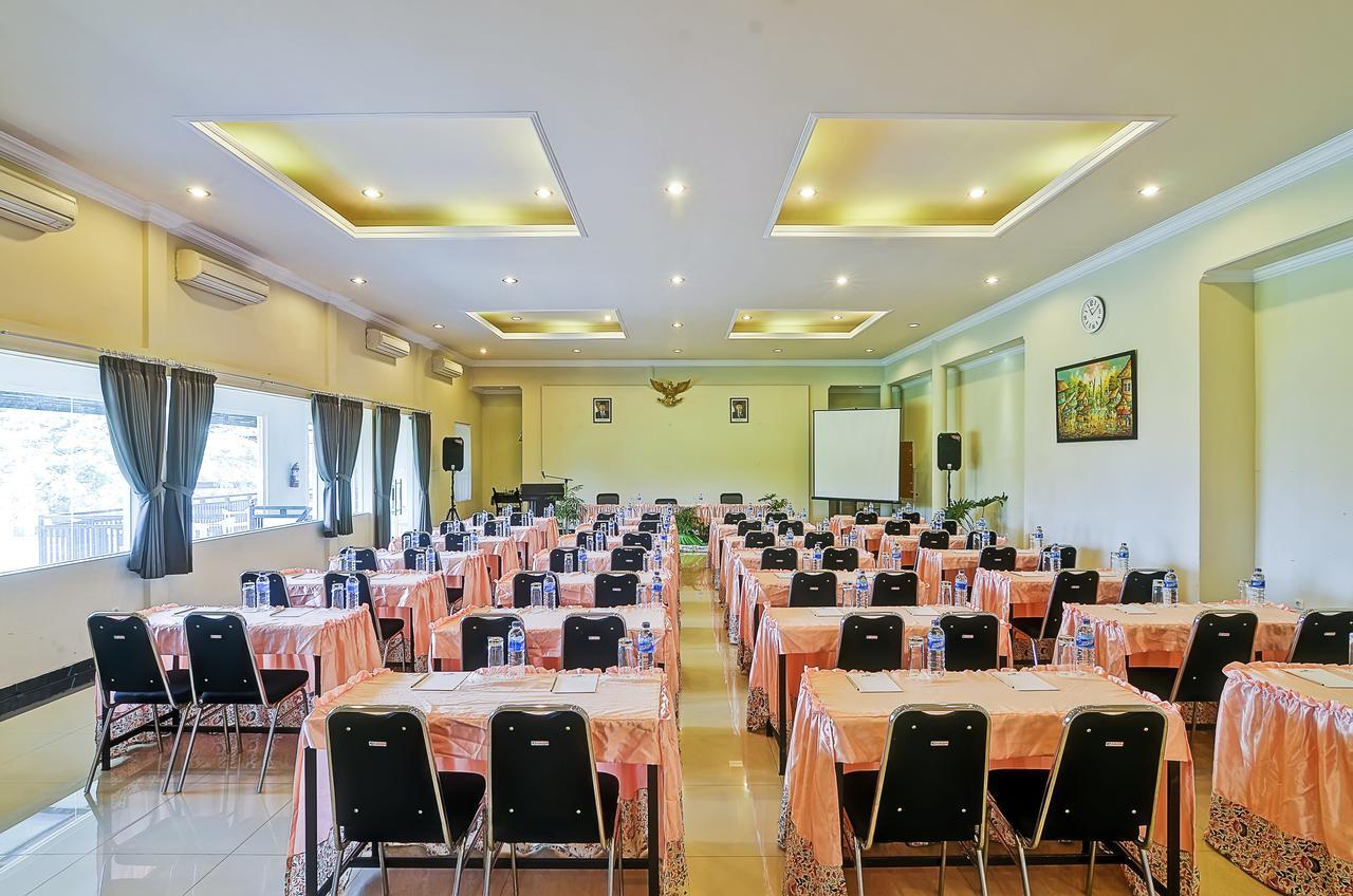 Riverstone Hotel&Cottage Batu  Esterno foto